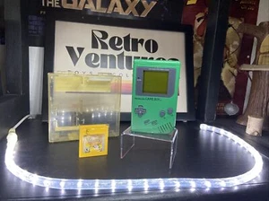 Nintendo Game Boy Original Green Handheld System w Pokémon Yellow & Case Tested - Picture 1 of 14