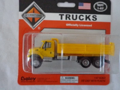 BOLEY1:87 HO SCALE INTERNATIONAL TANDEM WHEEL LOW DUMPBED TRUCK IN YELLOW - Image 1 of 4