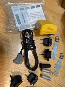 Original OEM Peg-Perego 24 Volt Akku Ladegerät & Extras - Bild 1 von 6