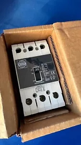 Wylex NHGGPCB303 25KA TP MCCB 30A - Picture 1 of 2