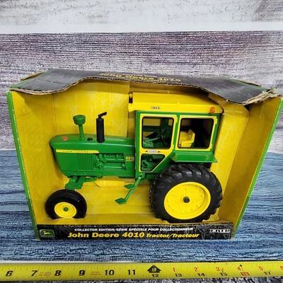 Ertl 2000 escala 1/16 John Deere modelo 4010 con cabina fundido a presión verde/amarillo  Foto 1 de 4