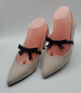 Nanette Lepore Tan Faux Suede Hansel Black Bow Accent Heel Pump Shoe Size 7.5 M - Picture 1 of 9