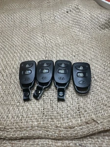 ORIGINAL HYUNDAI TUCSON 10-15 OEM KEY LESS ENTRY REMOTE FOB TRANSMITTER ASSY USA - Picture 1 of 13