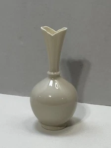 "Florero Lenox Bud marfil con borde dorado 8"" de alto hecho en EE. UU. - Imagen 1 de 9