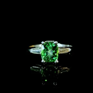 Vintage 1,55 ct. Anello in platino con tsavorite verde e diamanti bianchi 8,75 US 4,51 g - Foto 1 di 6