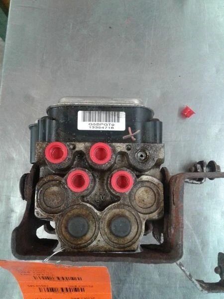 1999-2002 Chevy Silverado 1500 Anti-Lock Brake Assembly w/o traction control OEM - Image 1 of 1