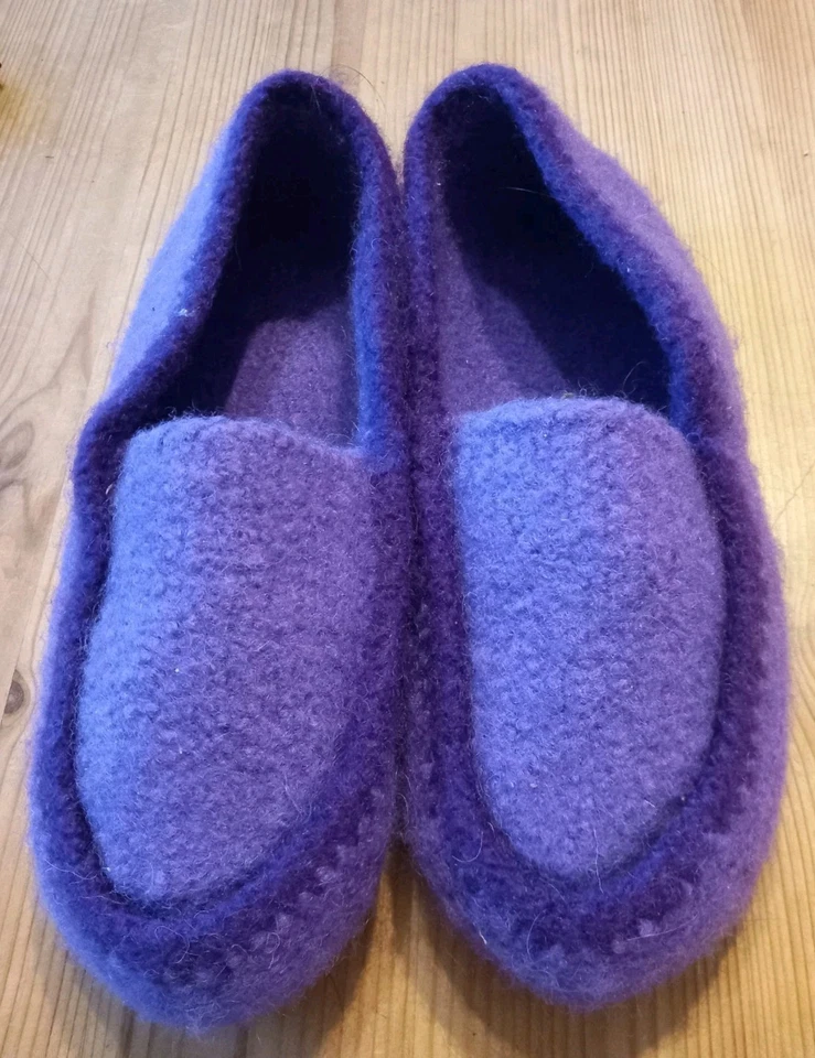 Gefilzte Hausschuhe in Größe 40/41  für breite Füße  - Bild 1 von 2
