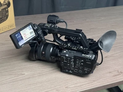 Sony PXW-FS5M2 4K RAW, riel SmallRig, excelente, ¡solo 350 horas! Foto 1 de 4