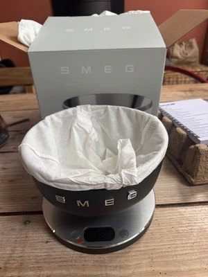 NEW!! SMEG Digital Kitchen Scale KSC01 in Black, Sleek Modern Design!! - Image 1 of 4