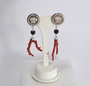 ORECCHINI IN ARGENTO 925 CON CORALLO ROSSO E CAMMEI "CORONE "          AGHT 0779 - Foto 1 di 3
