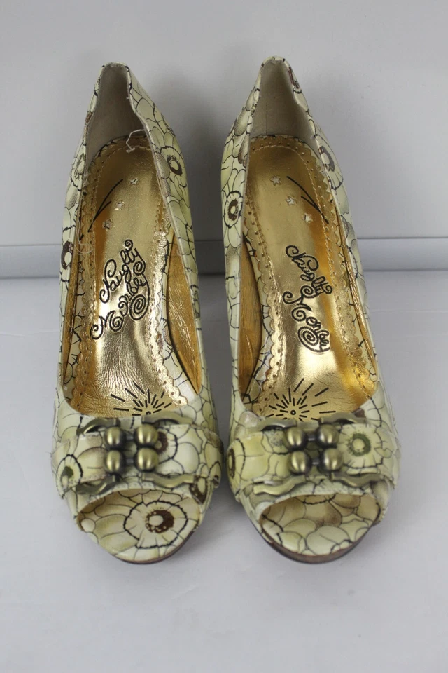 Zapatos Naughty Monkey Tacones Florales con Hebilla Decorativa Cuero Talla 8 Foto 1 de 3