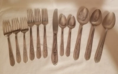 Cubiertos de colección 1937 Oneida Nobility Royal Rose 12 piezas cubiertos cubiertos  Foto 1 de 4