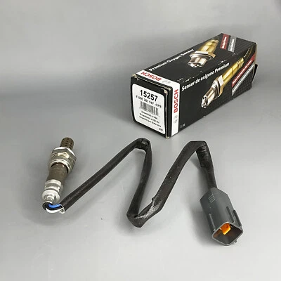 Sensor de oxígeno Bosch O2 15257 para Mazda MPV 2002-2006 3,0 L aguas abajo delantero OE Foto 1 de 4