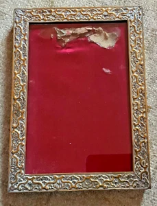 antica cornice porta foto in metallo dorato - Foto 1 di 3