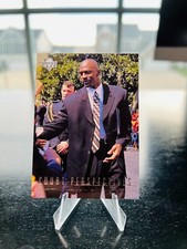 Michael Jordan 1997 Upper Deck *Court Perspectives* Collectible NBA Card No. 165
