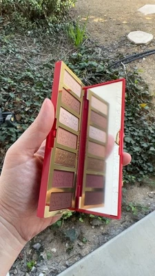 2025 Holiday Estee Lauder Limited Edition Glow Eyeshadow Palette 7 Shades *NEW* - Image 1 of 3
