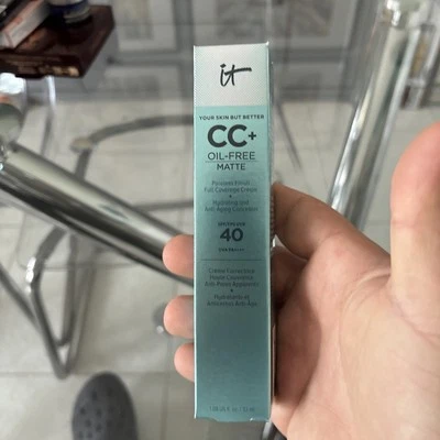 it Cosmetics CC DEEP Oil-Free Matte SPF 40 Poreless Finish Full Coverage - Image 1 of 4