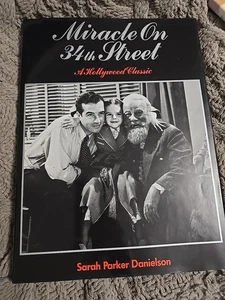 Miracle on 34th Street : A Hollywood Classic by Sarah P. Danielson (1993,... - Picture 1 of 1