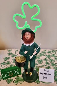 Duende irlandés Byers Choice 2025 - Imagen 1 de 1