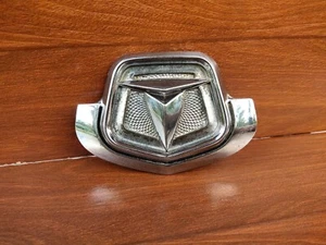 Toyota HIACE RH20 22 25 RH11 Front Emblem Badge 1977-82 Genuine PN 75311 95A00 - Picture 1 of 12