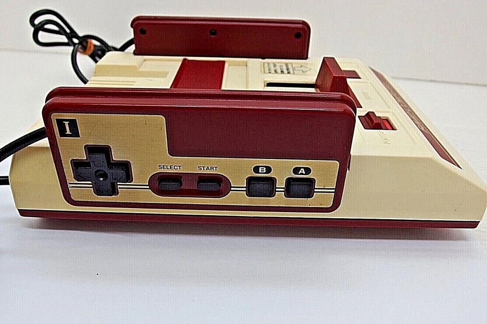 Famicom NES Console First Run Square Buttons  RF Set Nintendo Official Japan A - Image 1 of 4