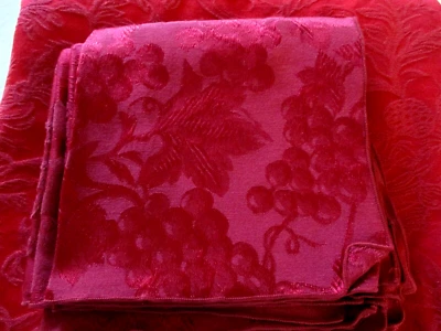 Red Damask Tablecloth 93 x 54 Rectangle plus 8 Napkins Christmas - Image 1 of 4