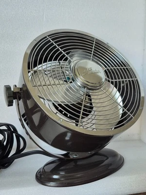Hunter Table Retro Fan Model 90418 Black 9 Inch 2 Speed Portable - Image 1 of 4