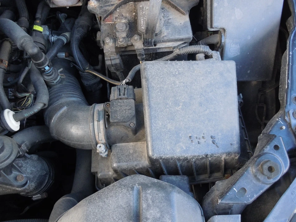 2007-2010 Mazda CX-7 2.3L Air Cleaner Housing Box OEM - Image 1 of 1