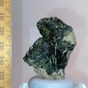 Epidote spray crystal cluster tabular natural rough mineral specimen 173ct - Picture 1 of 9