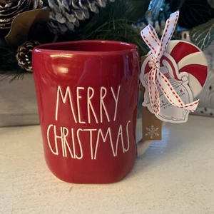 RAE DUNN Holiday Christmas Rot FROHE WEIHNACHTEN Becher mit Pfefferminzgriff Neu!  - Bild 1 von 5