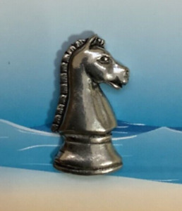 Knight Chess Piece Silver Pewter Pin Badge (P)