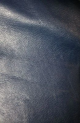 PIELES DE CUERO DE CAÑA - PIELES DE VACA COLOR AZUL MARINO 12 X 24 pulgadas 2 pies cuadrados Foto 1 de 2