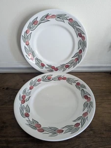 Pair Of Eddie Bauer Home OLIVES Dinner Plates 11" Red Green Vintage 1998 - Picture 1 of 9