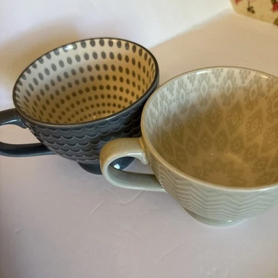 2 canecas Signature 13 Oz I-Lt cinza e branco, 1 cinza escuro e branco. Ambos bons! - Imagem 1 de 4