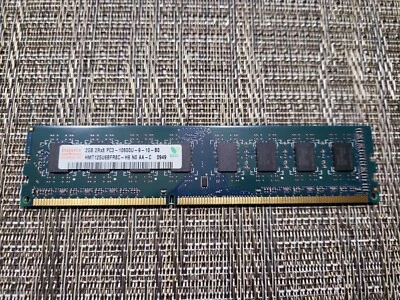 RAM de escritorio HYNIX 2GB 2Rx8 PC3-10600U HMT125U6BFR8C-H9 N0 AA-C Foto 1 de 4