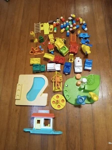 Riesiges Set Fisher Price Little People und Zubehör Schönheitssalon Spielplatz Pool - Bild 1 von 7