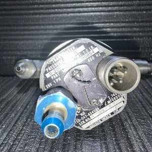 π₯14140 (Alt: 418-00054) Edison Oil Pressure Transmitter (26V)π₯0-200 PSI - Picture 1 of 4