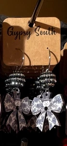 Gypsy South schwarz-weiße Schneemann Ohrringe - Bild 1 von 1