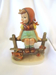 Hummel Goebel Figurine JUST RESTING #112/I TMK6 5" EUC No Box - Picture 1 of 9