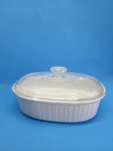 Corning Ware 2 1/2 Quart Oval Casserole Dish with Lid, White F-2-B Preowned. - Picture 1 of 7