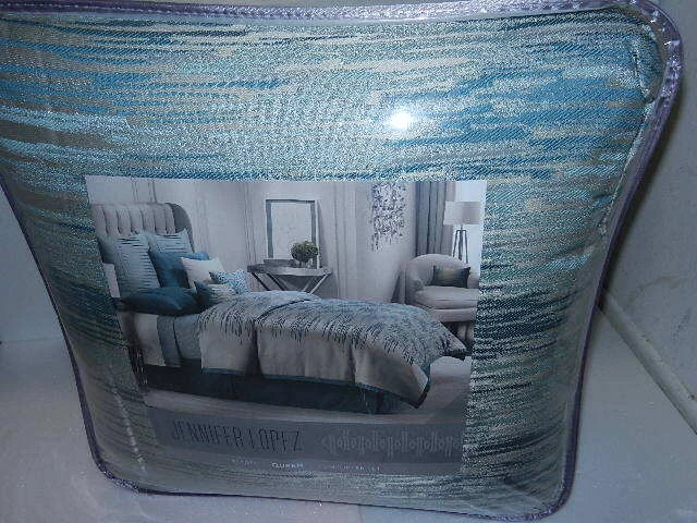 new 4 piece Jennifer Lopez Estate Queen size Comforter Set bedding comfort qn  - Image 1 of 4