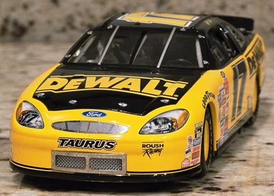 2000 #17 Matt Kenseth DeWalt 福特金牛座 1: 24 压铸团队口径新秀赛季 — 第 1/4 张图片