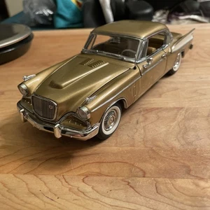 DANBURY MINT 1957 STUDEBAKER GOLDEN HAWK 1:24 Scale Diecast Model GOLD - Picture 1 of 10