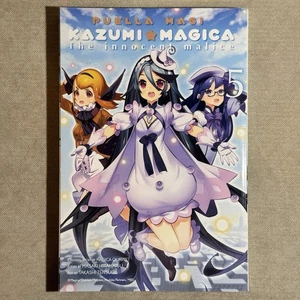 Puella Magi Kazumi Magica Volume 5 Manga Vol La Malizia Innocente prima stampa - Foto 1 di 10