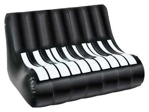 Aufblasbare Couch aus PVC im Piano-Design für Festival, Outdoor und Camping - Bild 1 von 8