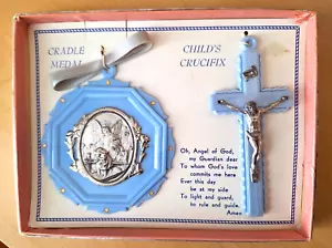 Vtg 1960's Blue Cradle Medal & Chld's Crucifix in Orig Box Never Used - Italy - Picture 1 of 4