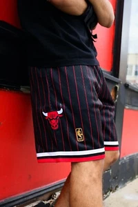 Mitchell & Ness Chicago Bulls 1996 GOLD NBA LOGO Swingman STRIPES Shorts - Picture 1 of 35