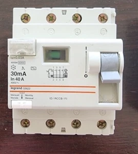 LEGRAND Interrupteur différentiel Triphasé Tétrapolaire 40A 30mA type A 230V - 0 - Imagen 1 de 4