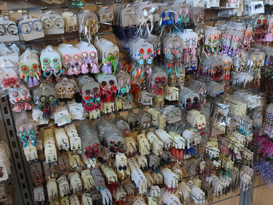 Lot 50 Boucles doreilles IKITA - Lot revendeur - Bijoux Fantaisie - Immagine 1 di 4