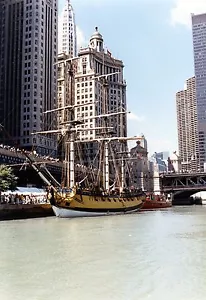 Fotografia Nave Alta HMS Rose Sailing Full Color Docked Chicago Navy Pier 1990 F - Foto 1 di 8